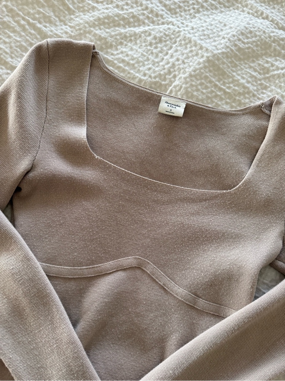 Abercrombie & Fitch Mauve/Taupe Long Sleeve Scoop Neck Sweater - Picture 2 of 4